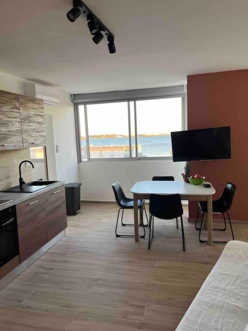 Joli Appart/Vue Etang/Clim /Wifi Balaruc-les-Bains Luaran gambar